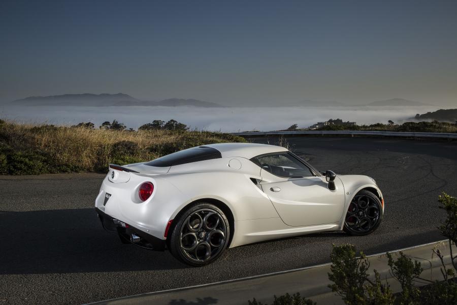  Alfa Romeo 4C Launch Edition (960) 2015 года  (NA) (фото 6 из 44)